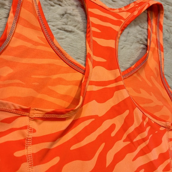 H&M athletic tank in size s - Picture 8 of 8